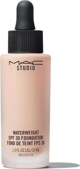 MAC Cosmetics Studio Waterweight (NW13)