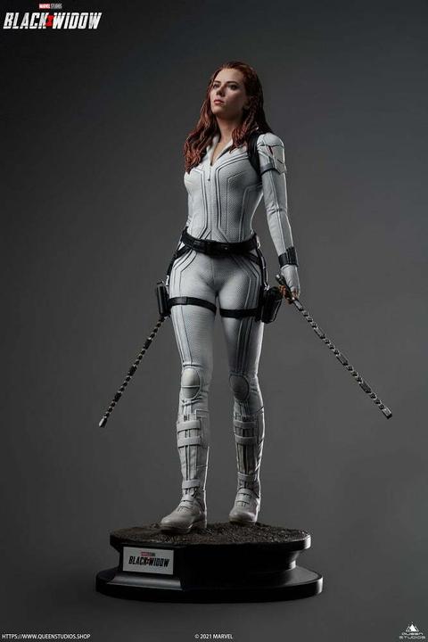 Produktbild Queen Studios Black Widow “Black Widow – Snow Suit Edition” 1/4 Statue