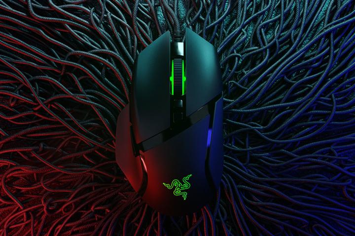 Actual product image Razer Basilisk V2 (Cable)