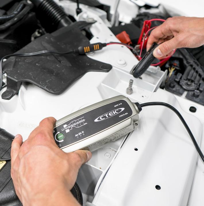 Actual product image Ctek Charger (12V, 3.80 A)