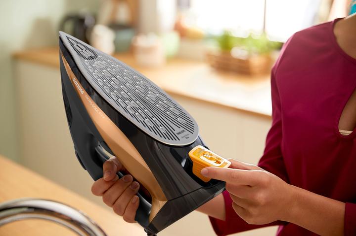 Actual product image Philips DST7040/81 (2400 W, 250 g/min)