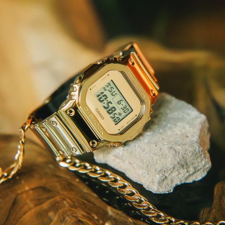 Produktbild Casio GM-5600YMG-9ER (Digitaluhr, 49.60 mm)