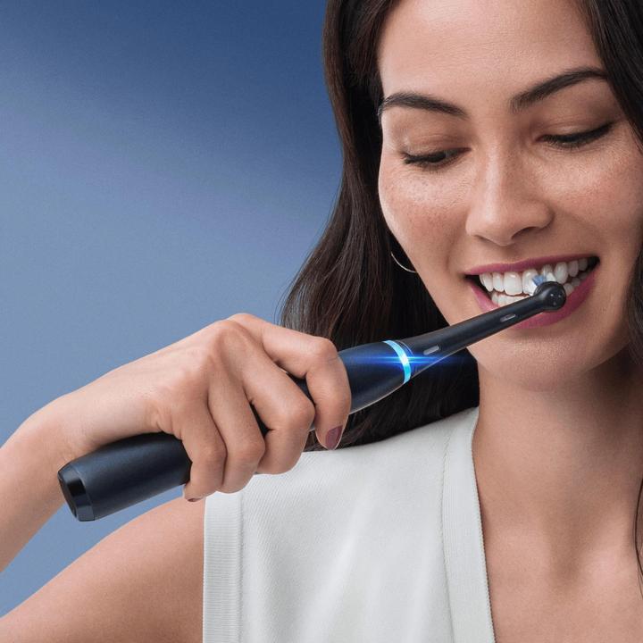 Actual product image Oral-B iO Series 4 Duo (Oscillating toothbrush)