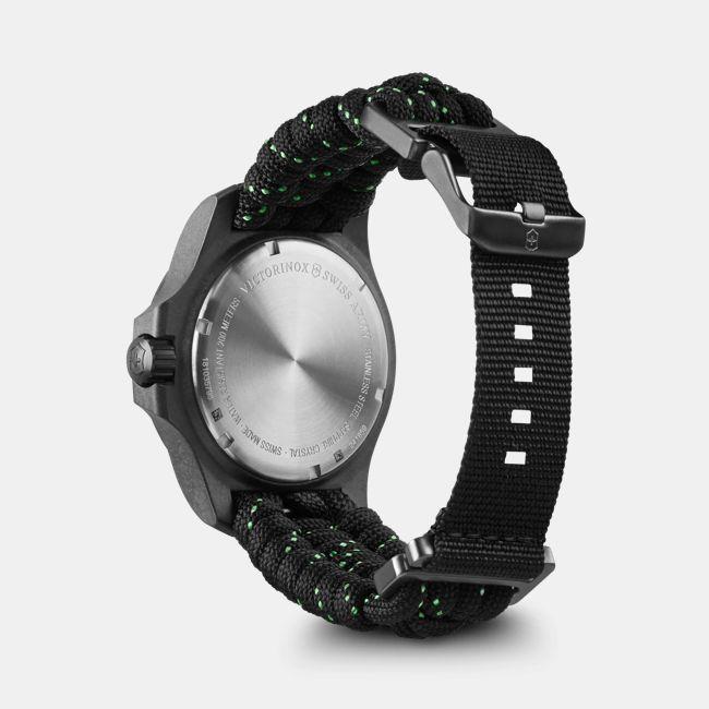 Immagine prodotto Victorinox I.n.o.x. Carbonio (Orologio da polso analogico, Fatto in Svizzera, 43 mm)