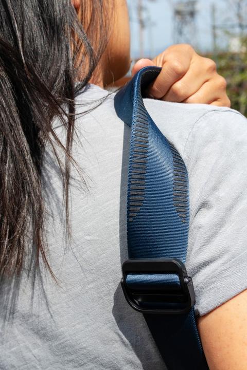 Actual product image Peak Design Slide (Wrist strap, Neck belt, Shoulder strap)