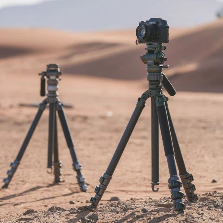 Actual product image Tilta VT05 Travel Video Fluid Head, 3-Stage Carbon Fibre Tripod (Carbon, Metal)