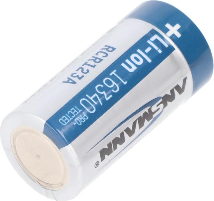Actual product image AccuCell 8x quick charger and 8 pcs CR123 A Li-ion battery pack (1 pcs., CR123A, 760 mAh, Battery + charger)