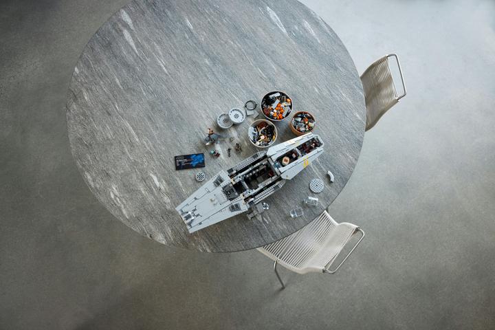 Actual product image LEGO The Razor Crest (75331, LEGO Rare Sets)