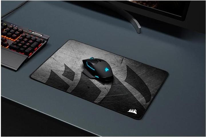 Actual product image Corsair MM300 PRO Premium leak-proof fabric gaming mouse pad - medium size (M)