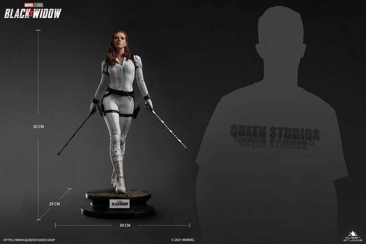 Produktbild Queen Studios Black Widow “Black Widow – Snow Suit Edition” 1/4 Statue