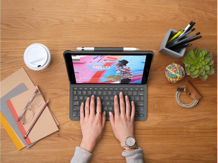 Produktbild Logitech Slim Folio (CH, iPad 2019 (7. Gen), iPad 2020 (8. Gen), iPad 2021 (9. Gen))