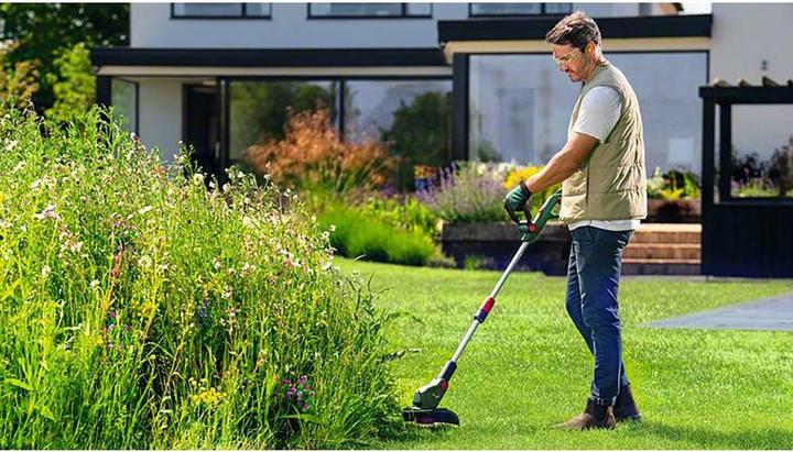Produktbild Bosch Home & Garden Akku-Rasentrimmer UniversalGrassCut 18V-26-500 Solo (Trimmfaden)