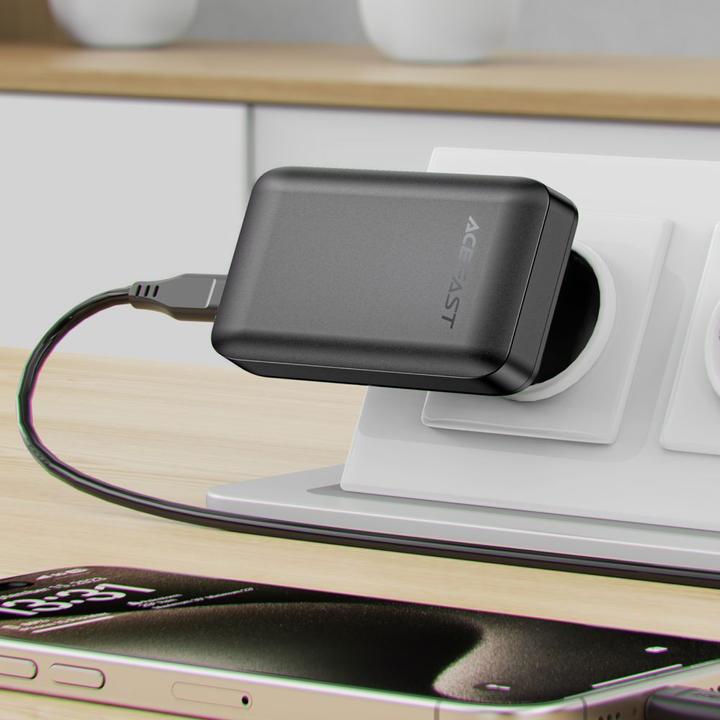 Produktbild Acefast A100 65W GaN 2 USB-C+ USB-A Charger Ultra Slim - Black (65 W)