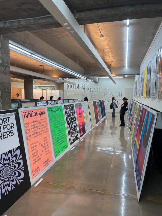 Actual product image 100 Beste Plakate 23 (German, Studio Es, 100 Best Posters e. V., 2024)
