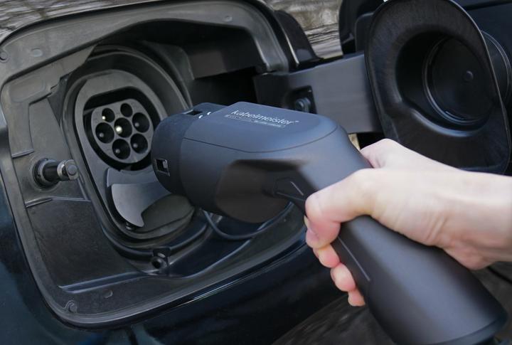 Immagine prodotto Kabelmeister Cavo di ricarica per auto elettriche modalità 3, da spina a presa di tipo 2, 16 A, 5 m, blu (Tipo 2, 11 kW, 16 A, 5 m)