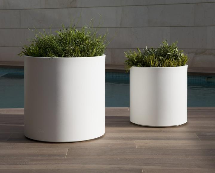 Actual product image Newgarden HORTENSIA 30 planter round ø30x30cm white 18L with water reservoir outside