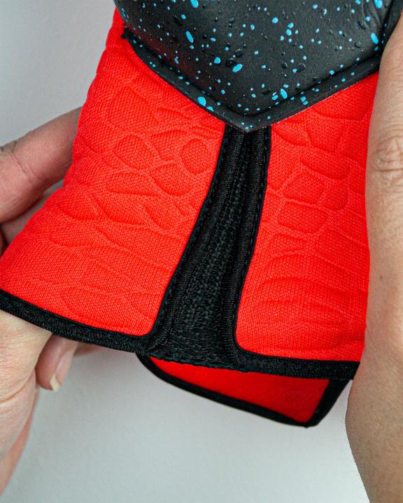 Actual product image Reusch Attrakt Fusion Guardian AdaptiveFlex Goalkeeper Glove (10.5)