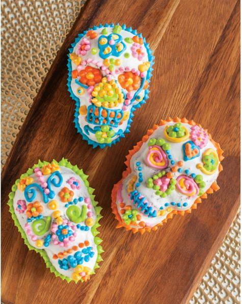 Actual product image Nordic Ware NordicWare Baking Pan Skull