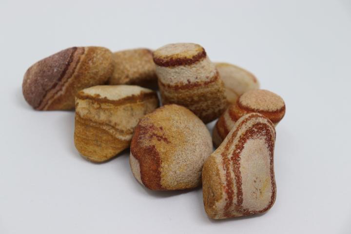 Actual product image Aquagart 100kg Kiesel Flusskiesel Kieselsteine Gartenkies Zierkies Dekokies Sandstein (200 x 300 cm)