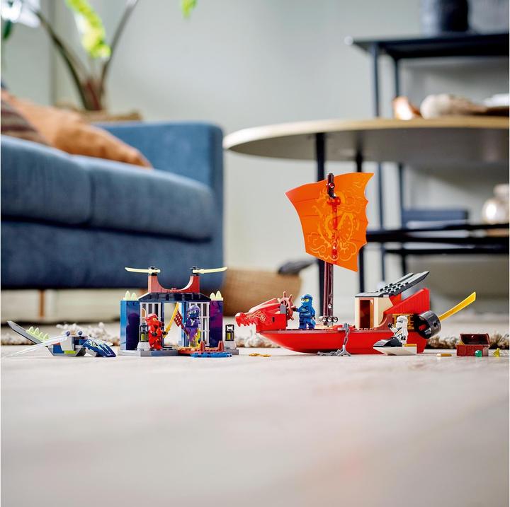 Actual product image LEGO Flight with the Ninja Flying Glider (71749, LEGO Ninjago)