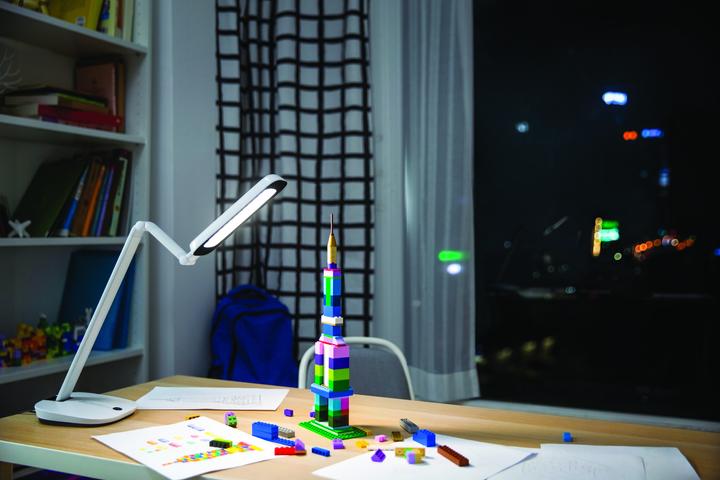 Actual product image Philips RobotPlus (800 lm)