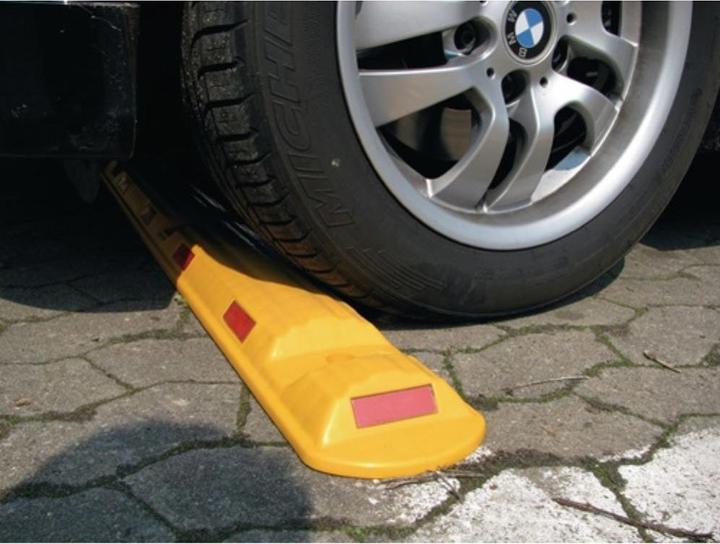 Actual product image HP Autozubehör Threshold L1170xW150xH50mm polypropylene carbonate yellow with red reflective stripes