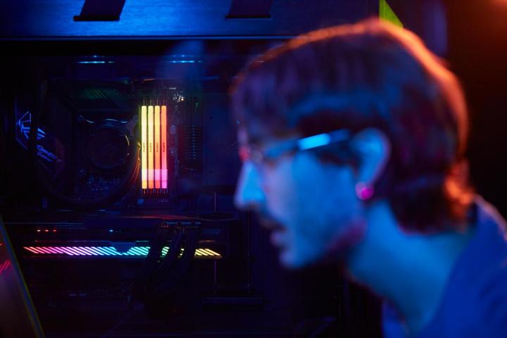 Image du produit Kingston FURY Renegade RGB (2 x 48 Go, 6000 MHz, RAM DDR5, DIMM)
