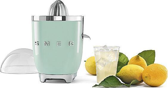 Productafbeelding Smeg CJF11PGEU 50's Style, roestvrijstalen filterzeef en antidruppeltuit (EU-stekker)