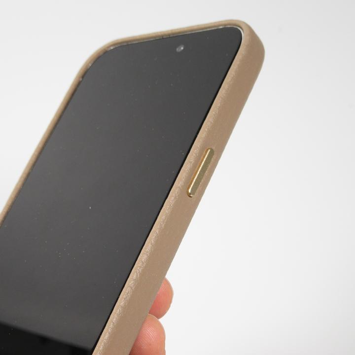 Actual product image PhoneLook Cover Fully grained luxury calfskin with metal buttons and MagSafe (Apple iPhone 15)