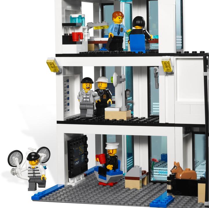 Image du produit LEGO Commissariat de police (7498, LEGO City)