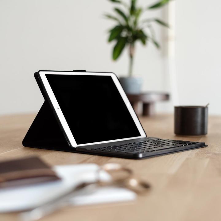 Actual product image Accezz QWERTY Bluetooth Keyboard Bookcase Samsung Galaxy Tab S9 11.0 inch (Eng. Int.)