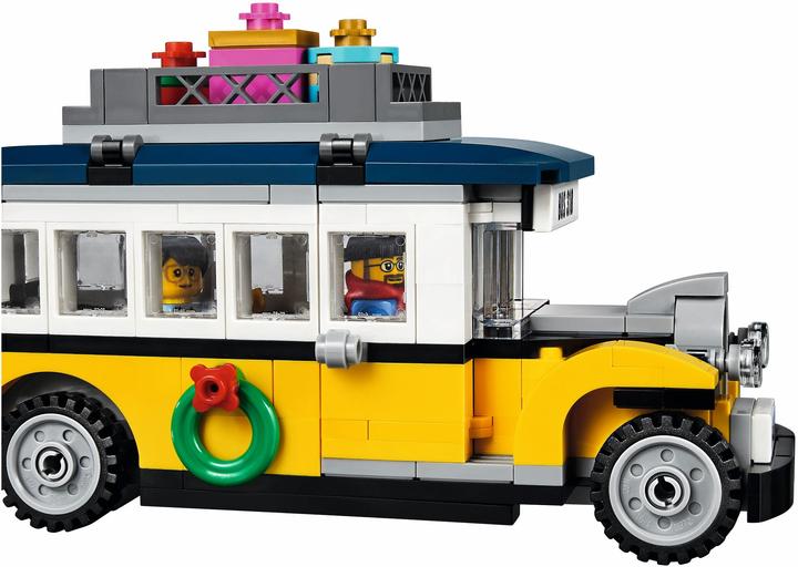 Produktbild LEGO Winterlicher Bahnhof (10259, LEGO Creator Expert)