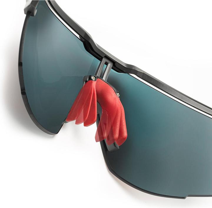 Actual product image Julbo Ultimate Spectron 3 sports glasses (Black, Red, Black)