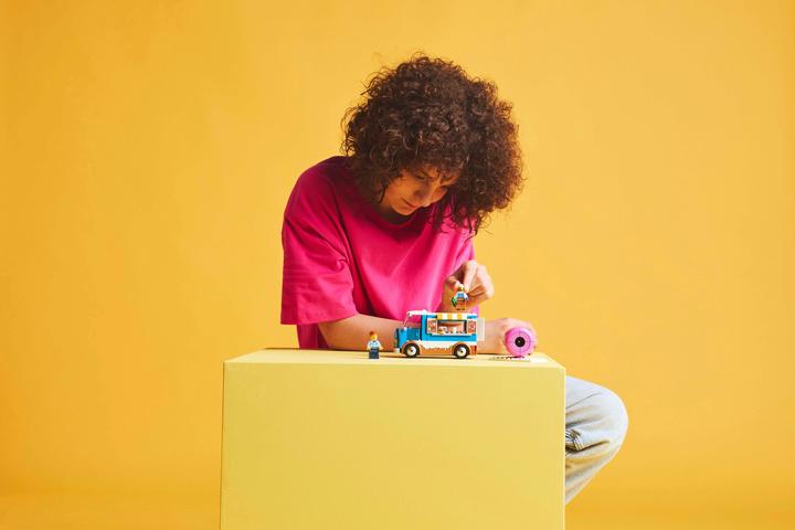 Immagine prodotto LEGO Donut Truck (60452, LEGO City)