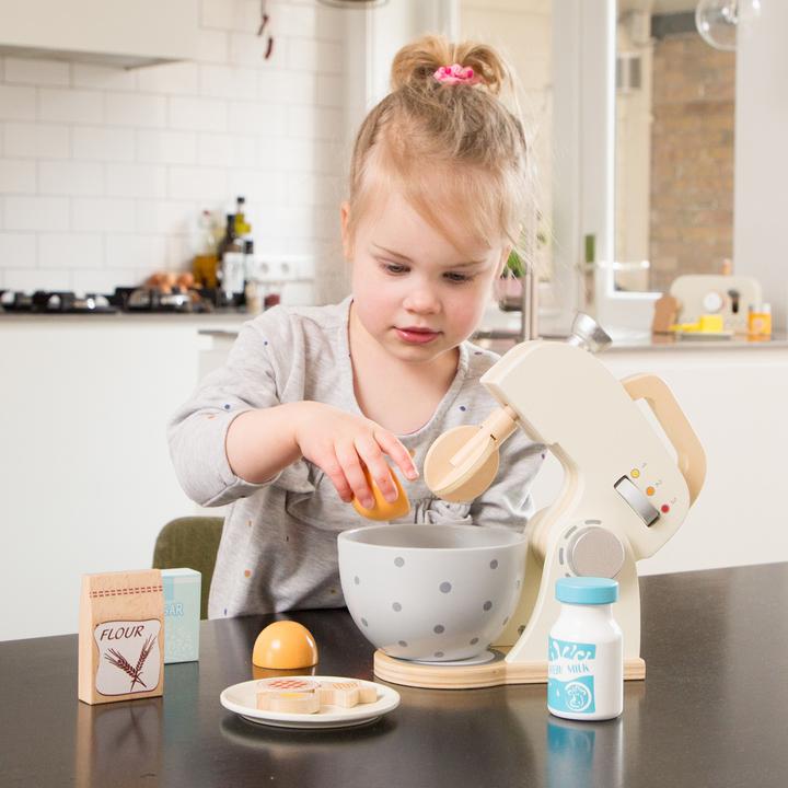 Actual product image New Classic Toys Mixer Set - White