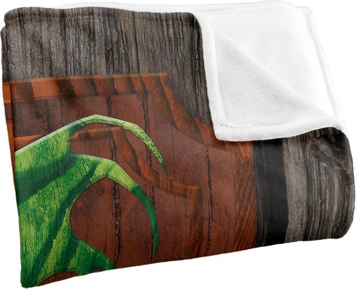 Image du produit Lord of the rings - Couverture THE GREEN DRAGON (152 x 127 cm)