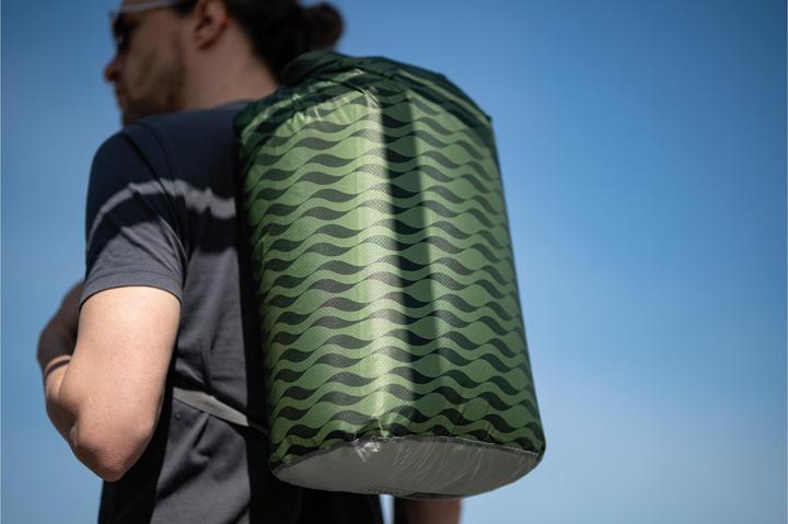 Actual product image Cocoon Drybag Ultralight 8L Green Waves (8 l)