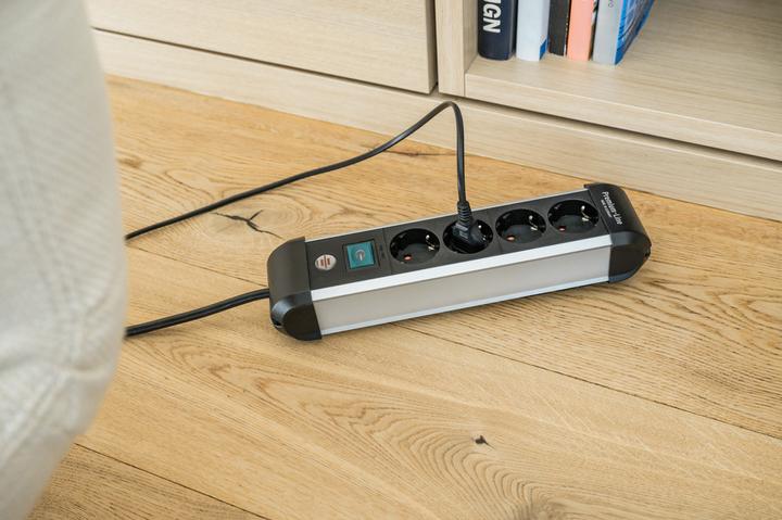 Produktbild Brennenstuhl 1391030400 Steckdosenleiste mit Schalter Silber-Schwarz Schutzkontakt 1 St. ( 139103040 (4 x, CEE 7/3, 1.80 m)