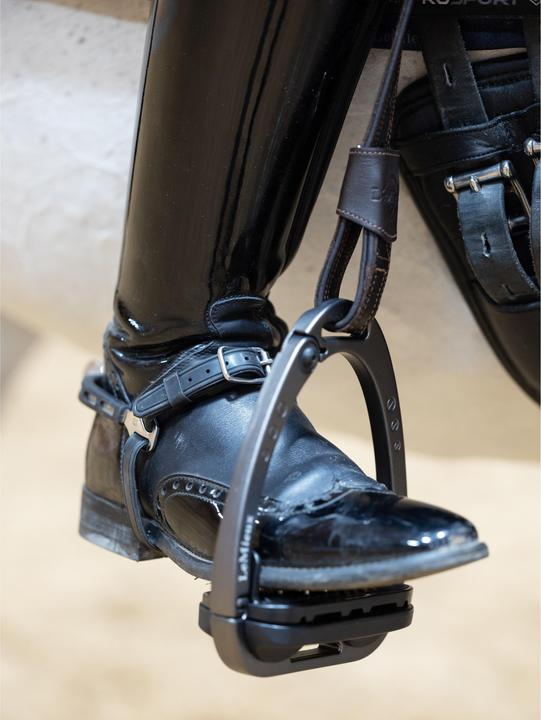 Actual product image LeMieux Vector Close Contact