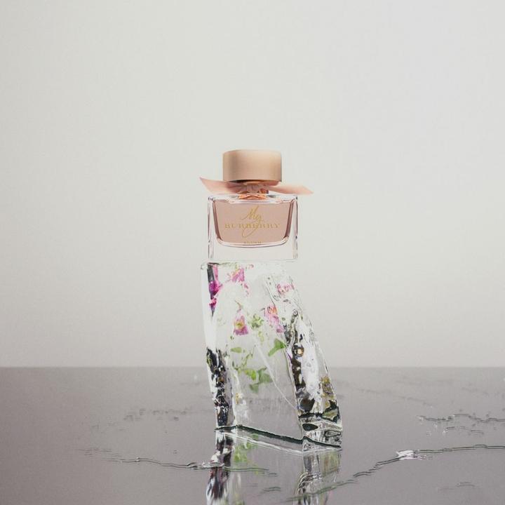Actual product image Burberry Blush Eau de Parfum (re) (Eau de parfum, 50 ml)