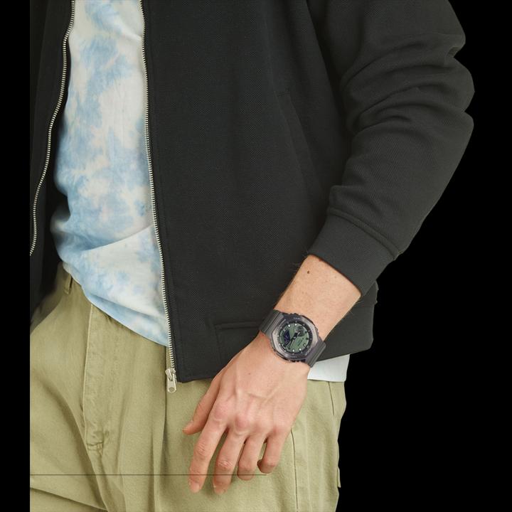 Actual product image G-Shock GM-2100B-3AER (Digital watch, Analogue wristwatch, 44.40 mm)