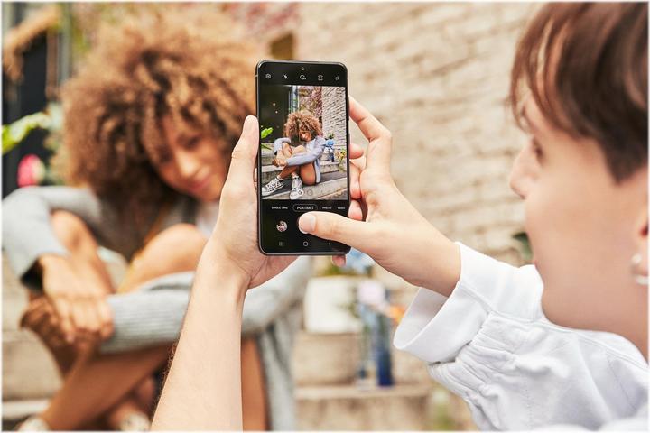 Image du produit Samsung Galaxy S21 FE 5G Enterprise Edition (128 Go, Graphite, 6.40", Double SIM, 12 Mpx, 5G)