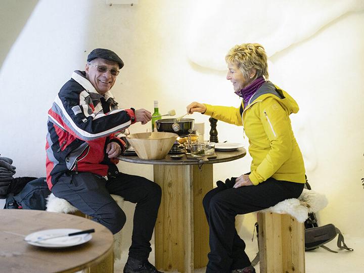 Produktbild Smartbox Iglu-Besuch, Schneeschuhwandern und Fondue für 2 in Gstaad (2 Pers.)