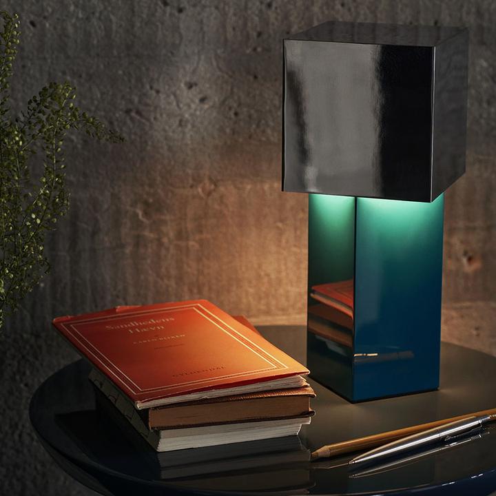 Produktbild &Tradition Pivot ATD7 Portable Tischleuchte Blue Silver (675 lm, G4)