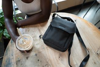 Actual product image Wandrd X1 Cross Body Bag Large Zwart (Camera shoulder bag, 1.60 l)
