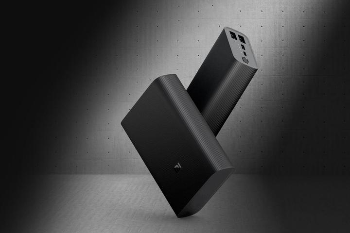 Actual product image Xiaomi Mi 3 Ultra Compact (10000 mAh, 22.50 W, 37 Wh)