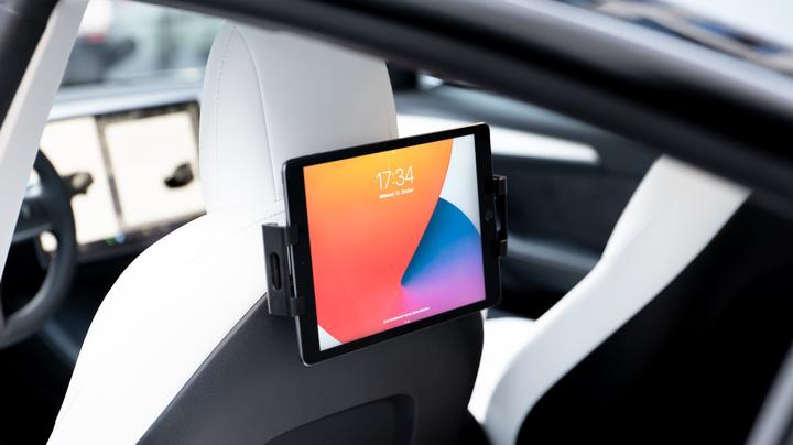 Immagine prodotto Made4EV Handy-/ Tablethalterung für die Rückseite der Vordersitze des Tesla Model 3/Y
