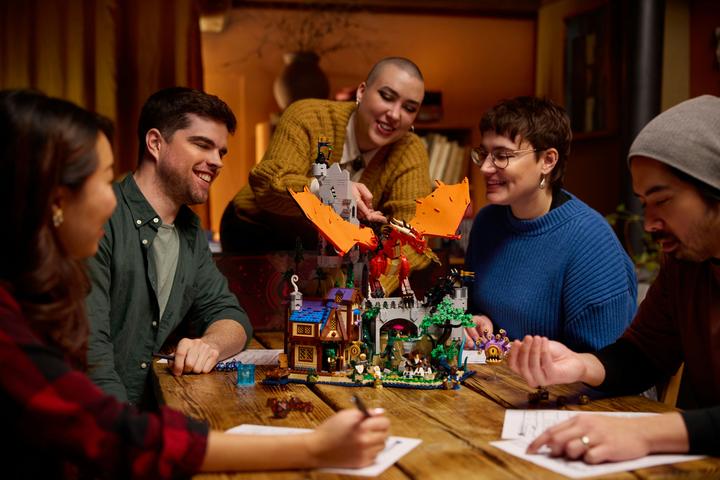 Actual product image LEGO 21348 Dungeons & Dragons: The Saga of the Red Dragon (21348, LEGO Ideas, LEGO Rare Sets)