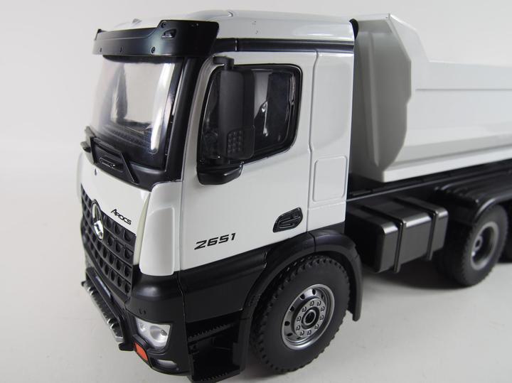 Actual product image Amewi Mercedes PRO Metal Electric Brushed Truck 4WD 1:18 RTR white (RTR Ready-to-Run)