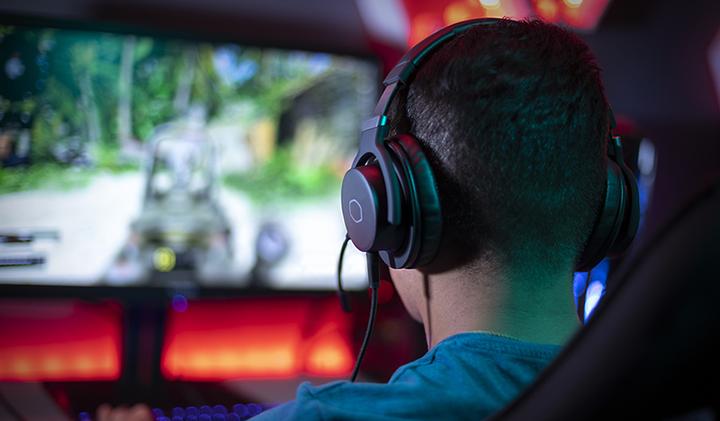 Produktbild Cooler Master MH752 (Kabelgebunden)